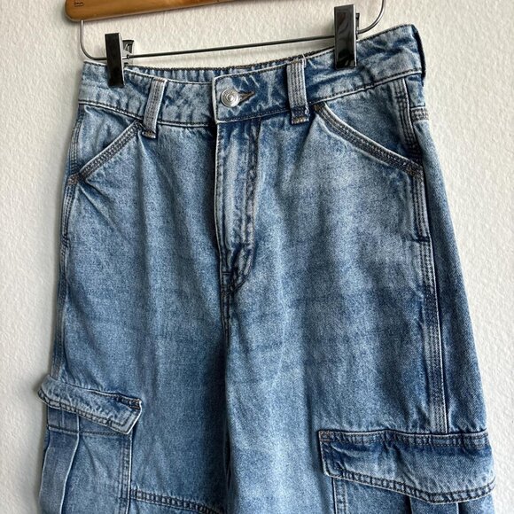 H&M Divided Womens Cargo Jeans Medium Light Wash 26" Waist - Picture 2 of 8
